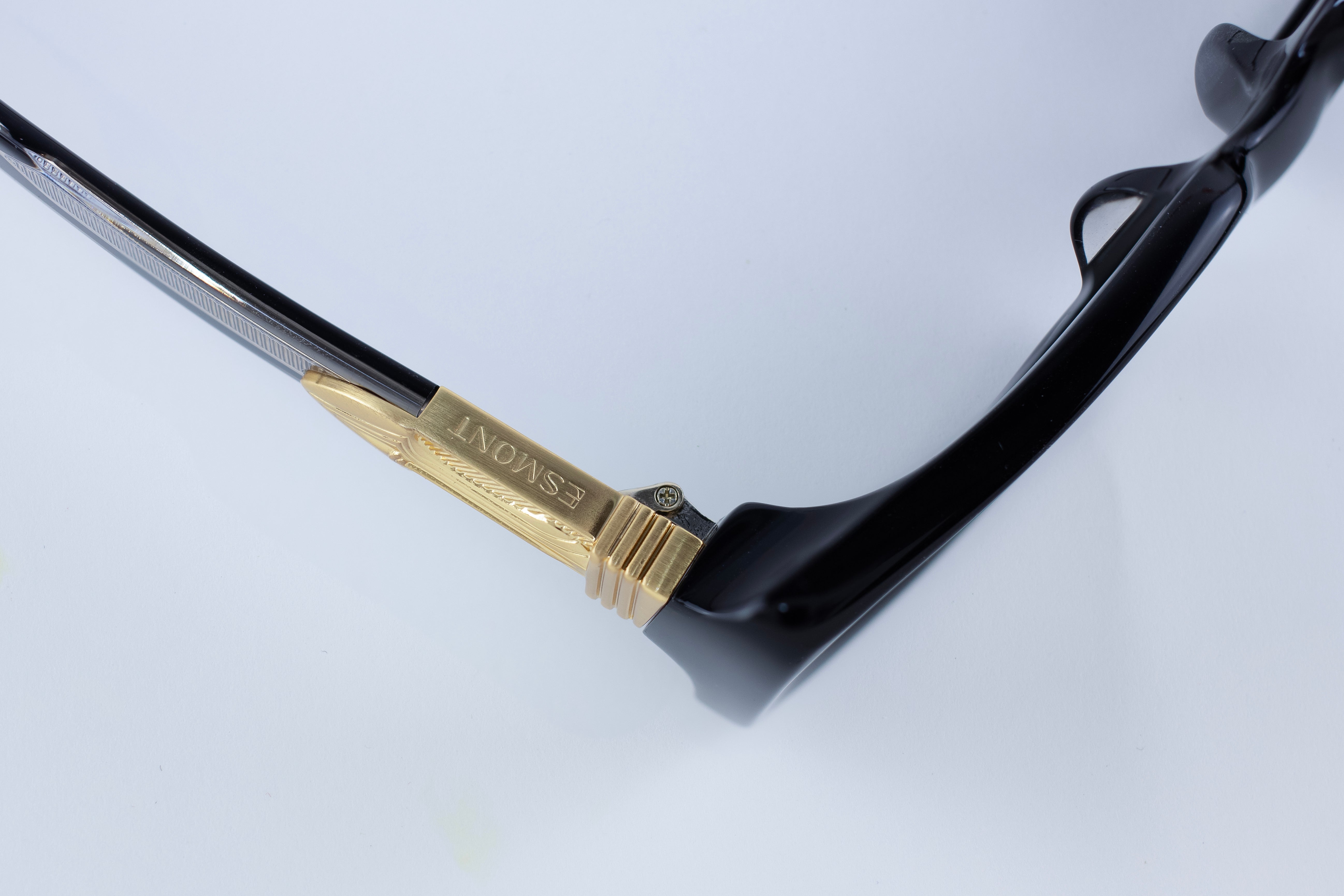 ARMSTRONG - LUSTER GOLD