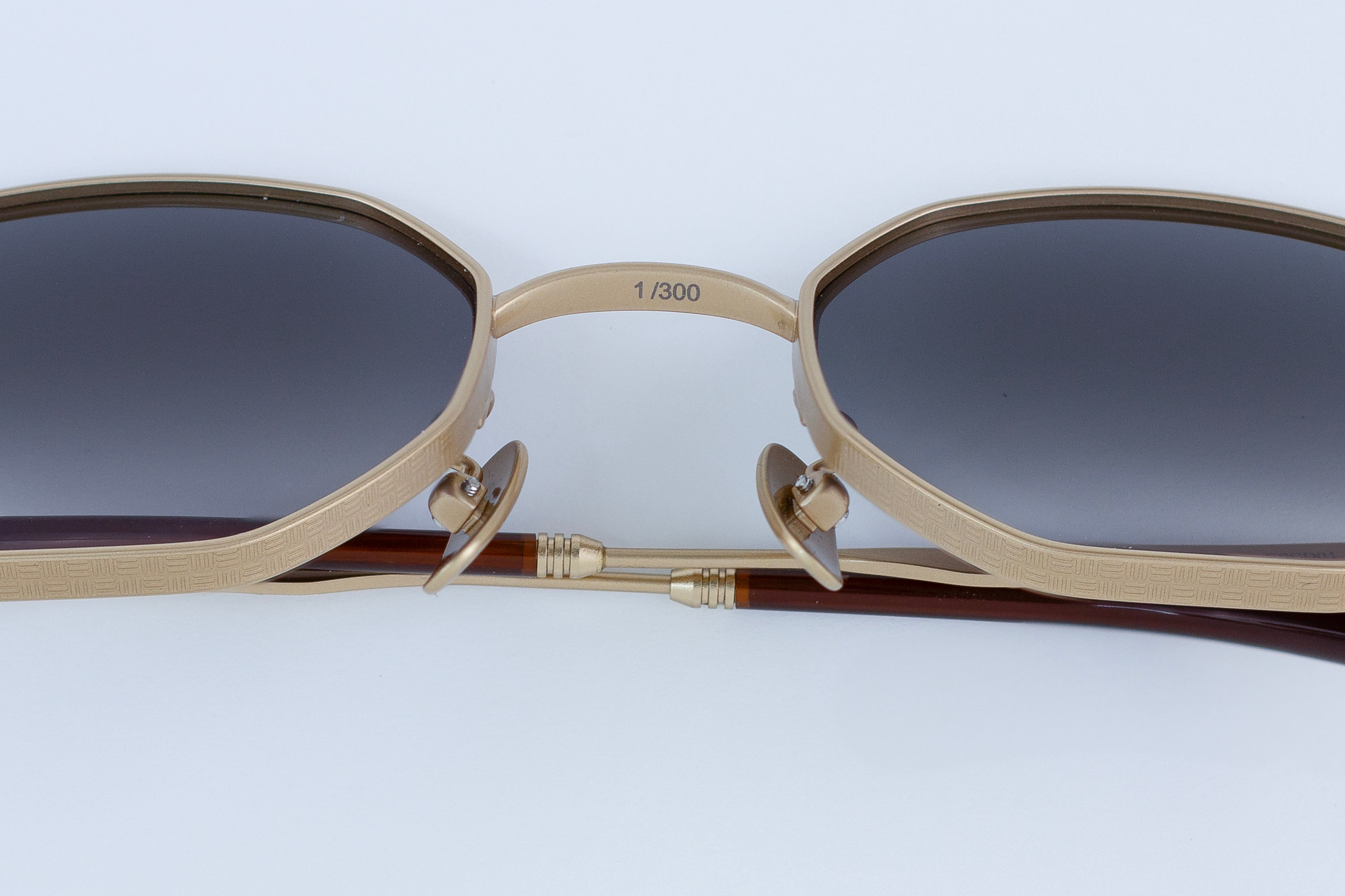 CAUDRON - MATTE GOLD