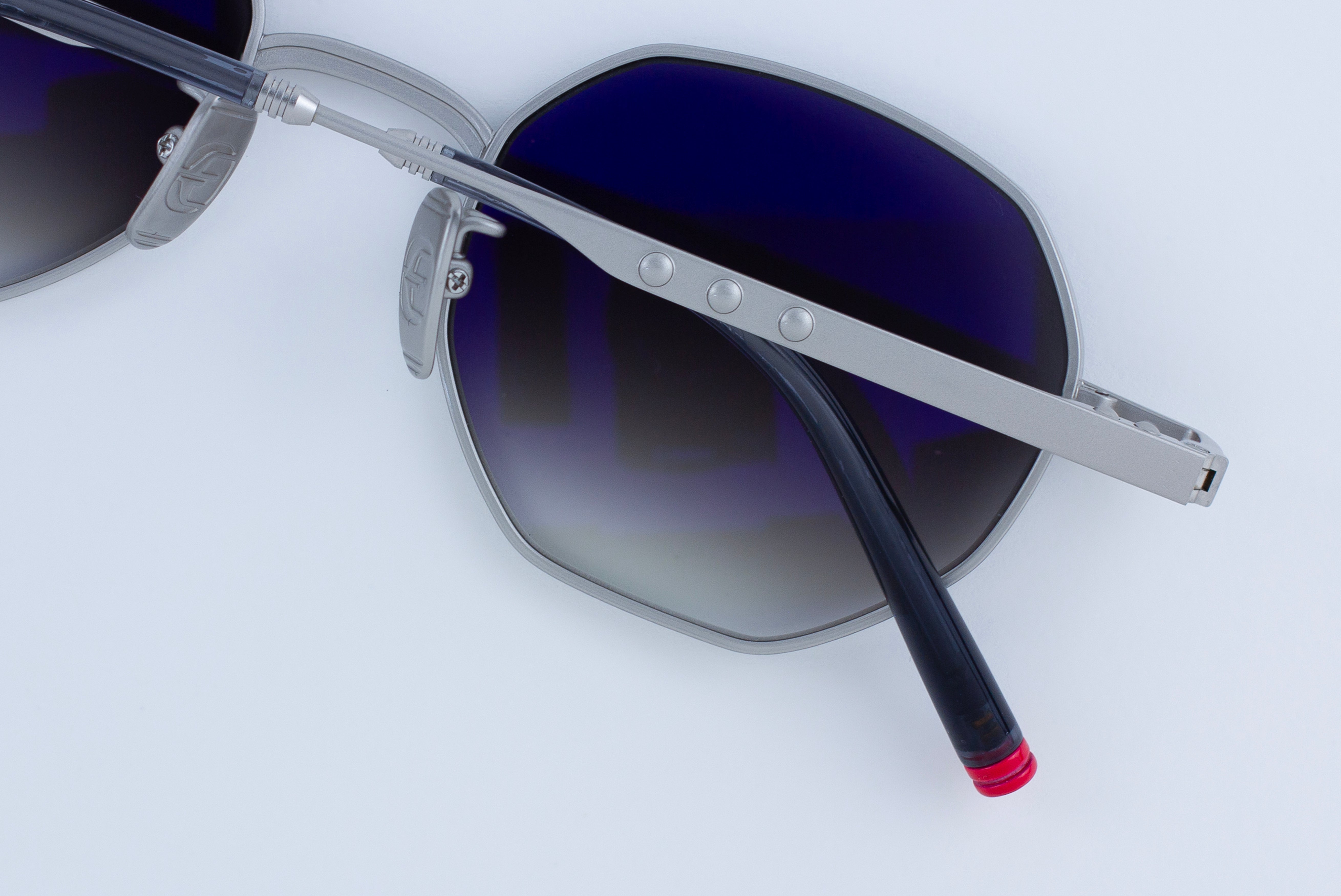 CAUDRON - MATTE SILVER