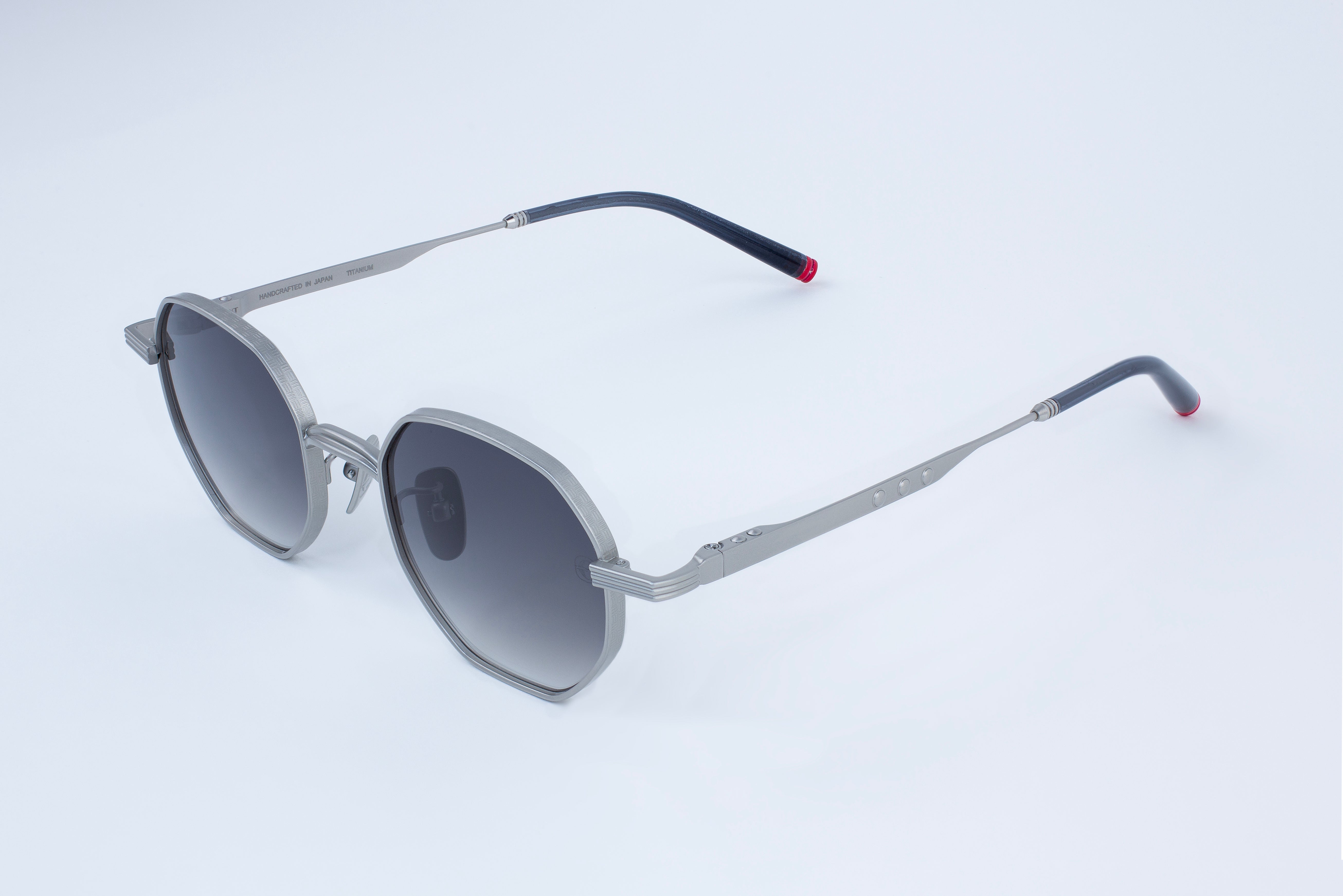 CAUDRON - MATTE SILVER