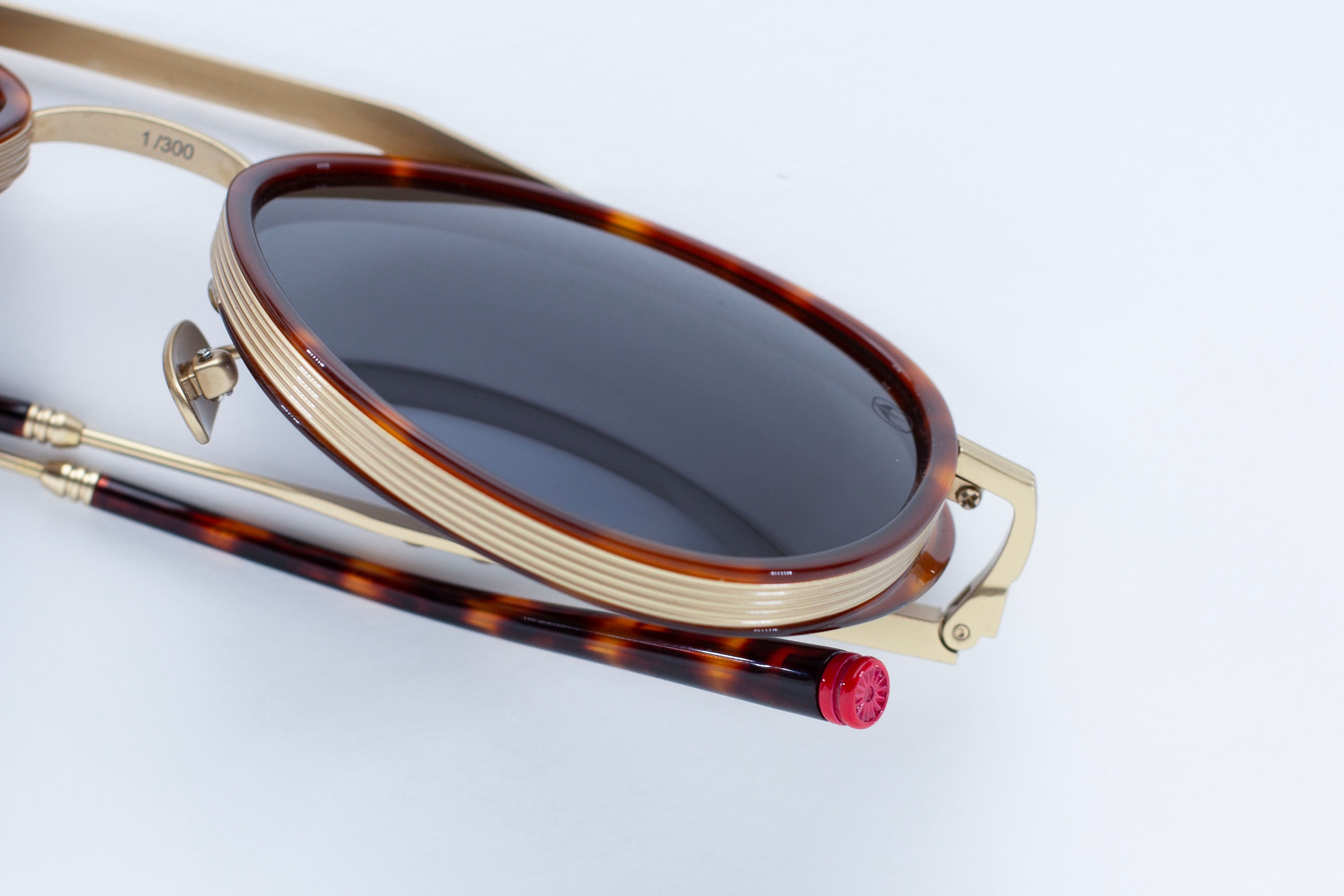 HAWKER HURRICANE - MATTE GOLD