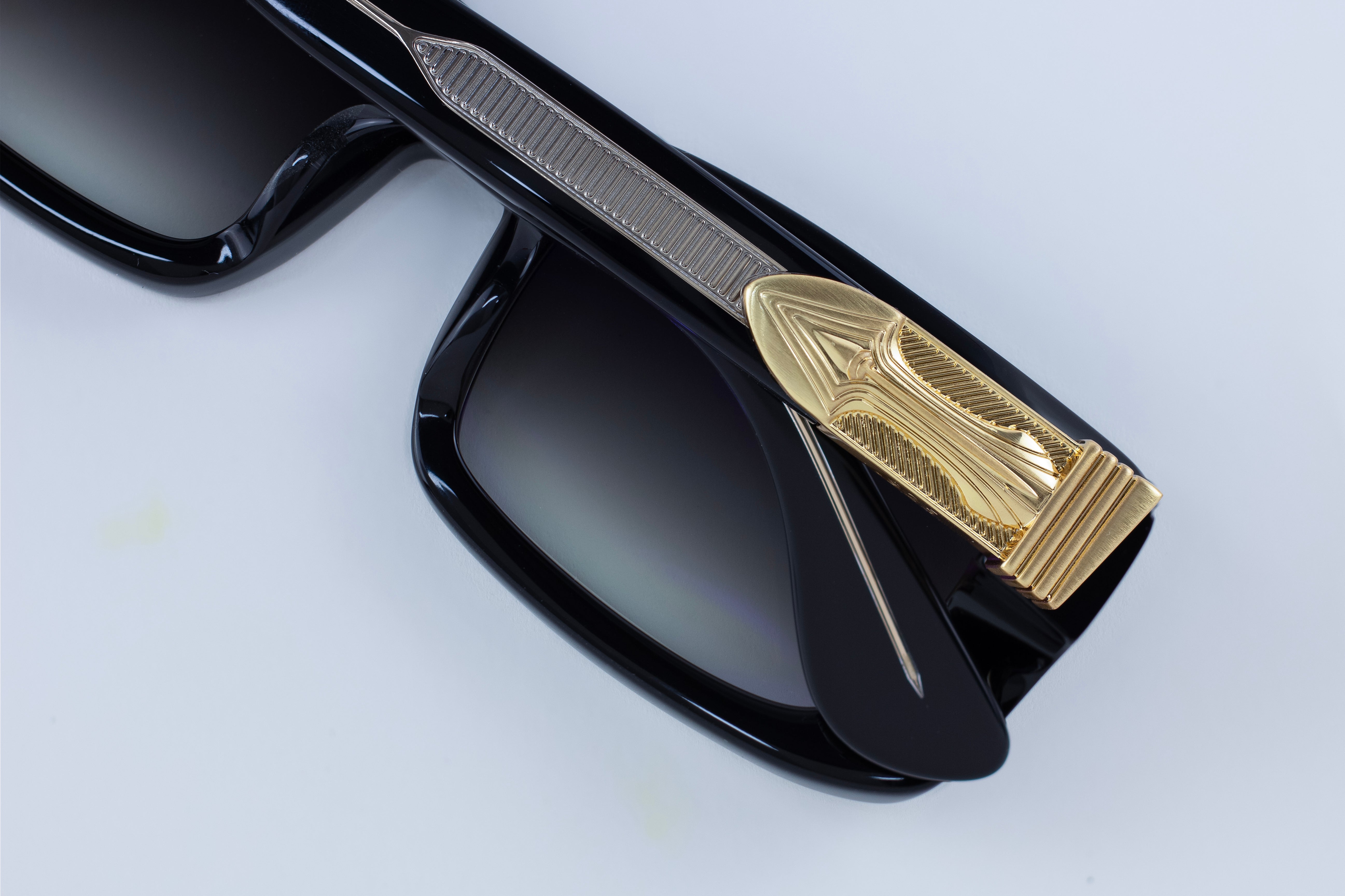 ARMSTRONG - LUSTER GOLD