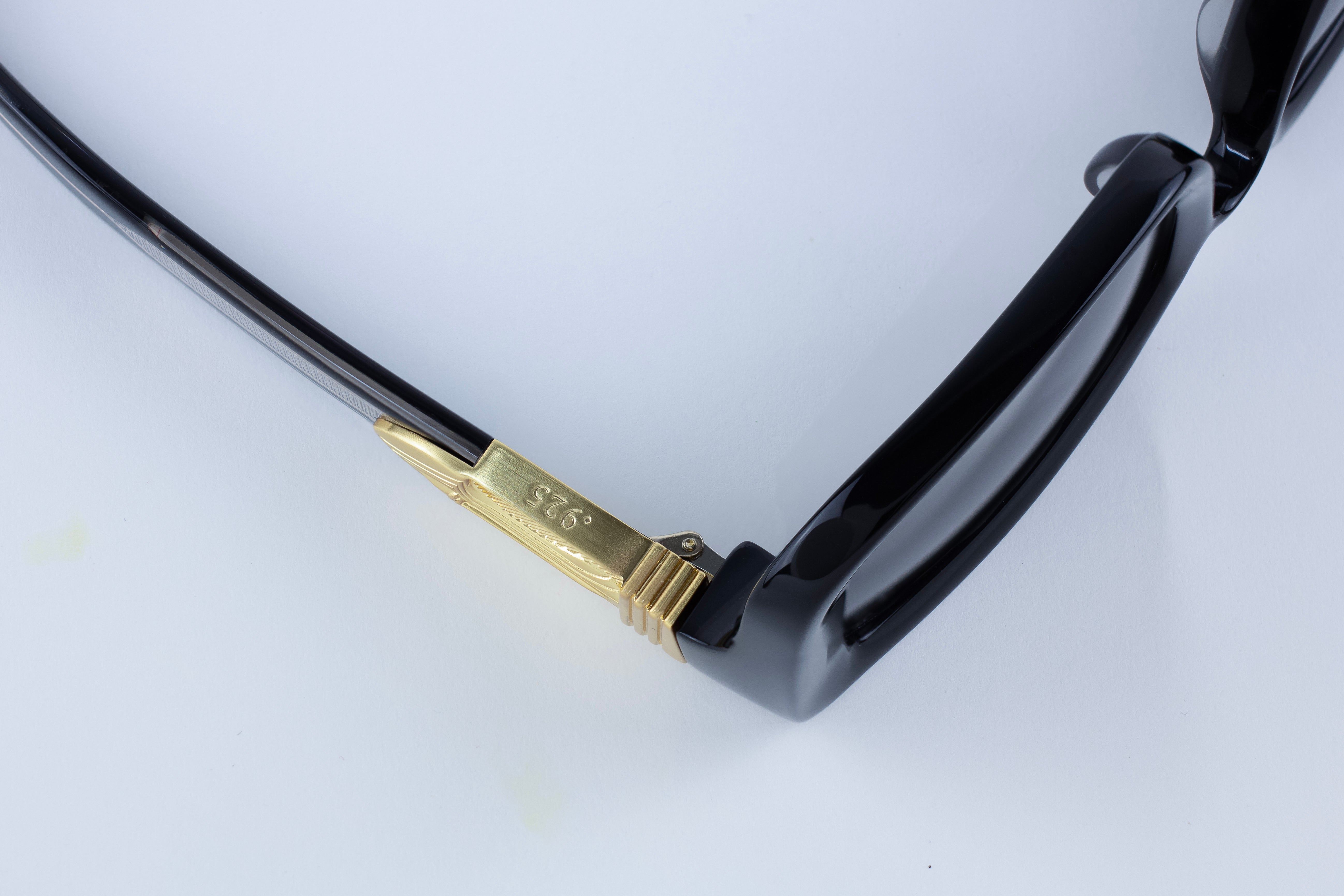 ARMSTRONG - LUSTER GOLD