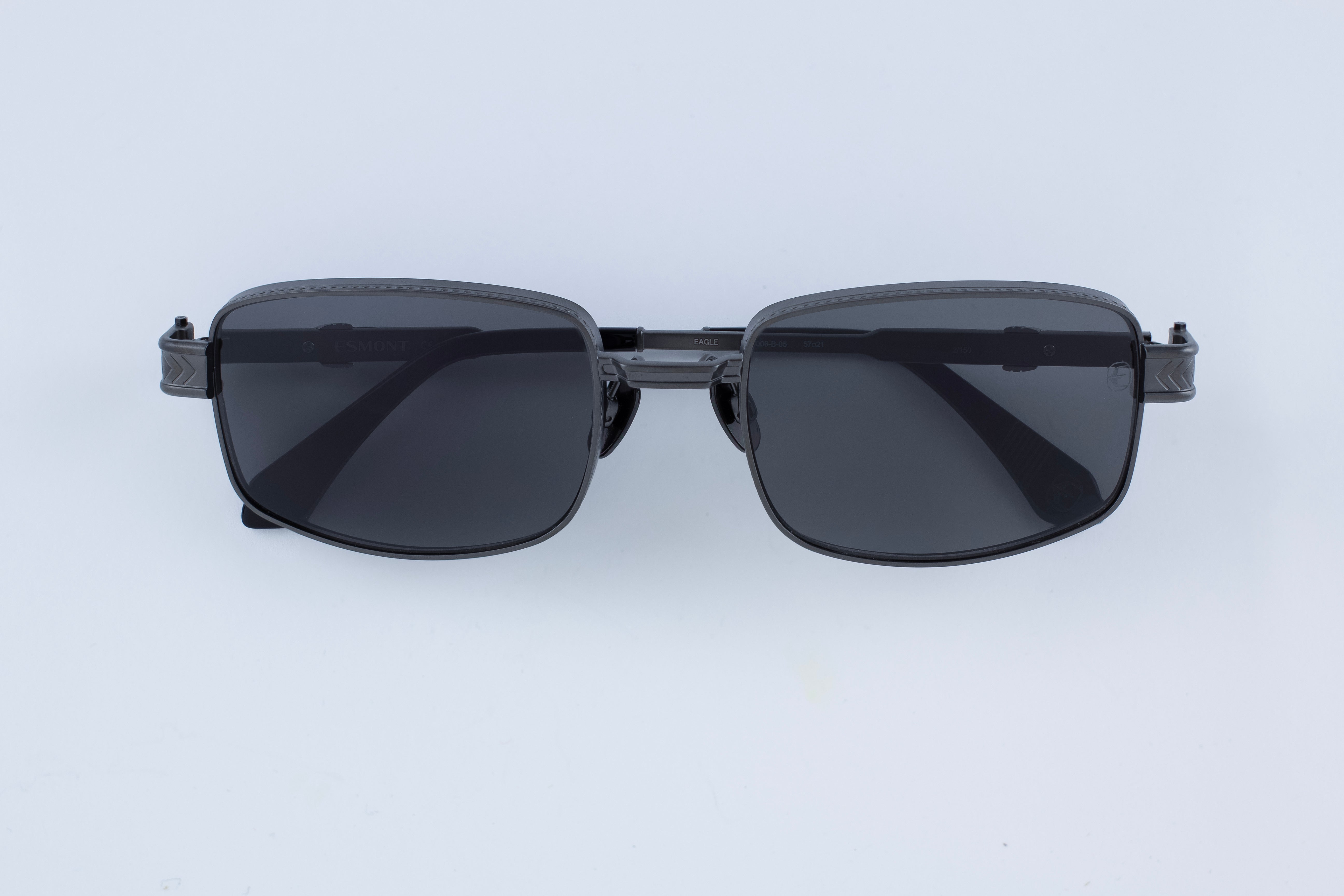 EAGLE - BLACK GRADIENT