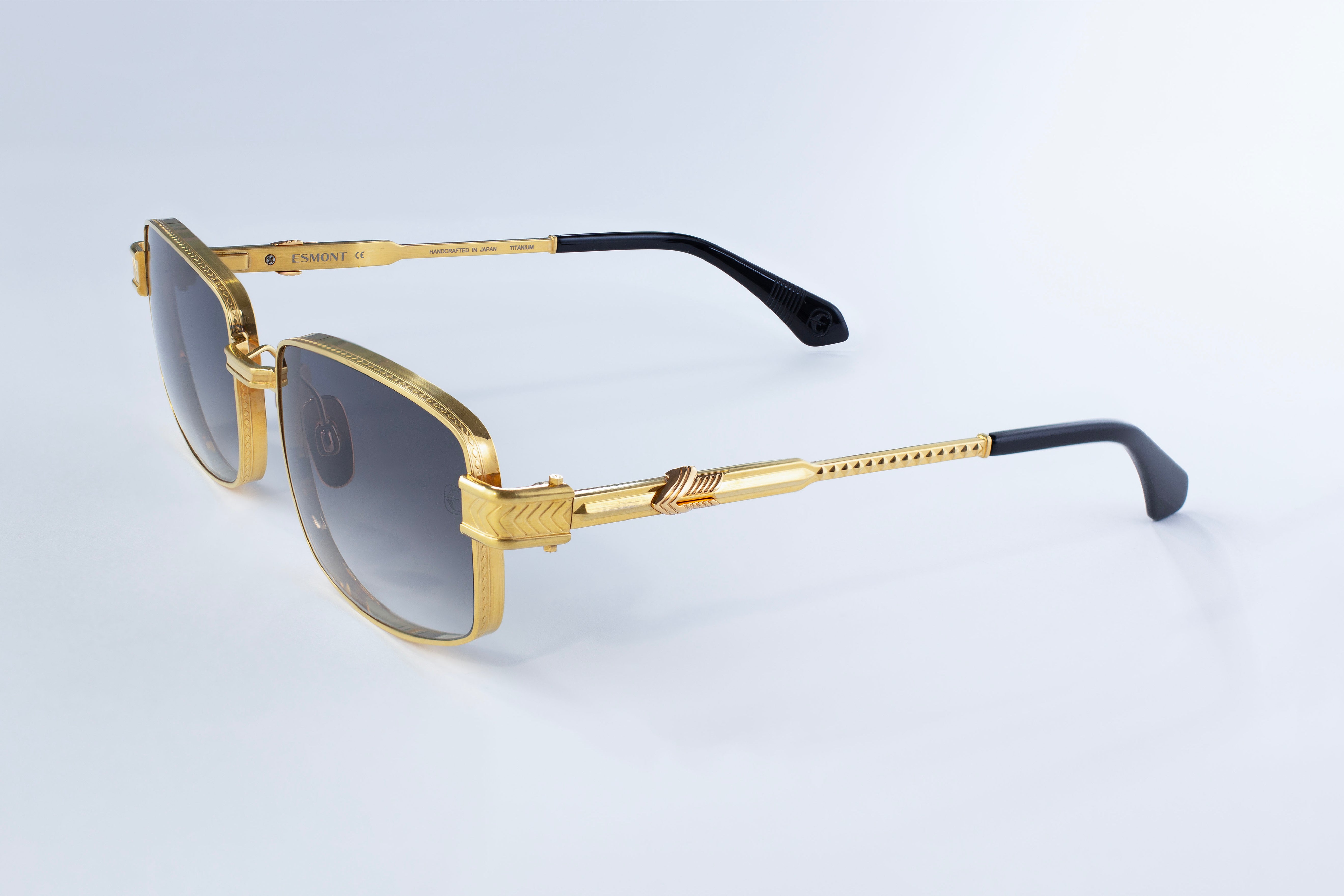 EAGLE - LUSTER GOLD