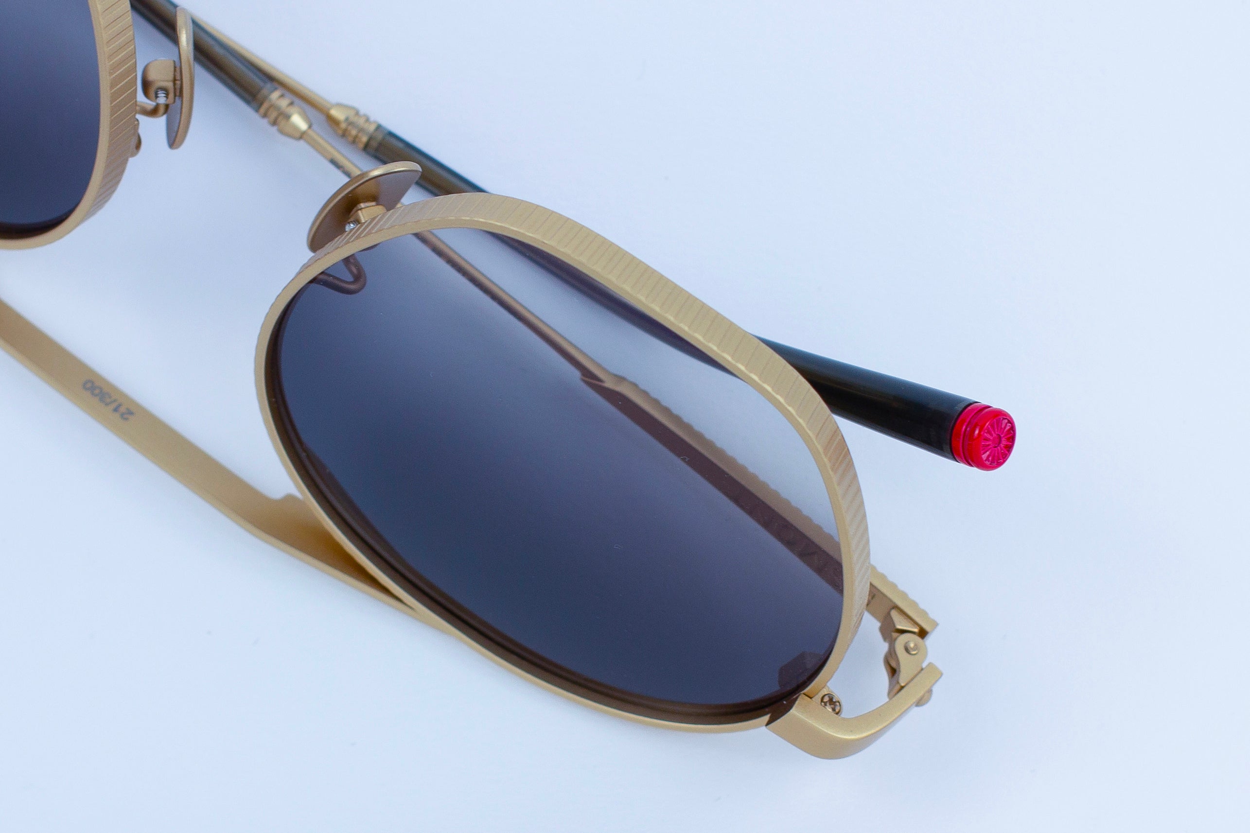 MACCHI - MATTE GOLD