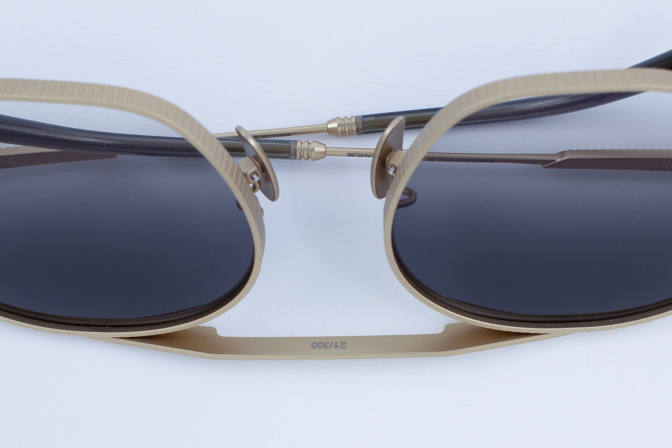 MACCHI - MATTE GOLD